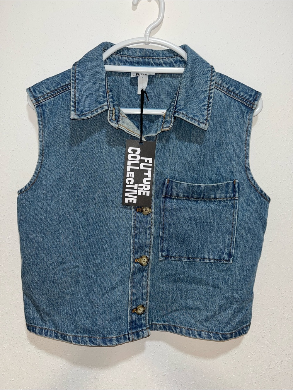 Cropped Light Blue Denim  Sleeveless Button-Front Tank size M - Picture 2 of 6